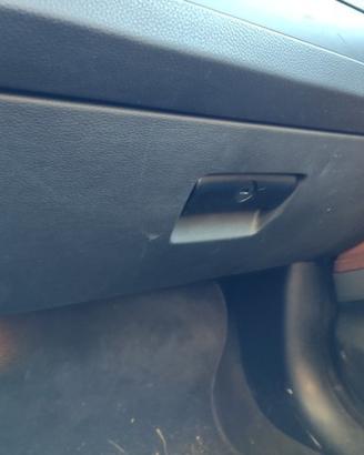 Cassetto portaoggetti BMW 330 del 2005