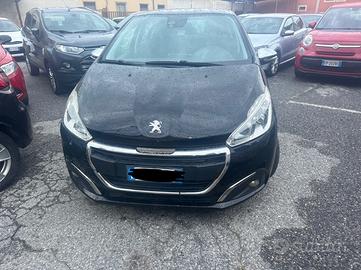 Peugeot 208 BlueHDi 1.6 diesel anno 2017 (neopaten
