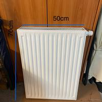 Termosifoni, radiatori, calorifero attacco central