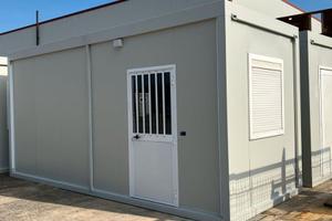 Box monoblocco con bagno laterale