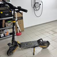 Monopattino IENYRID ES1 2400W Doppio Motore