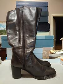 stivali da donna in pelle marrone