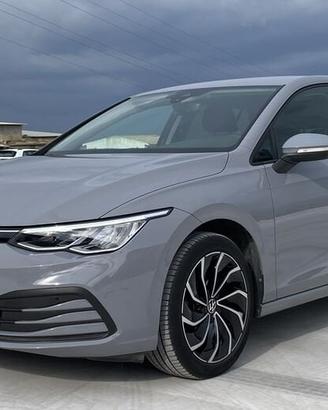 Volkswagen Golf 8 Life 2.0 TDI 115CV