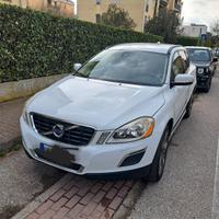stupenda volvo  xc 60 D3 2.0 Diesel del 2012 