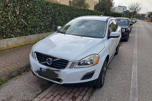 stupenda volvo  xc 60 D3 2.0 Diesel del 2012 