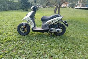 scooter piaggio typhoon  125  4t
