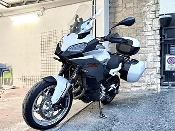 BMW F 900 XR (2023) – Full Optional – Tris Valigie