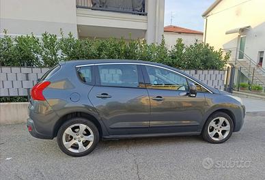 PEUGEOT 3008 SW - 1.6 hdi - access -