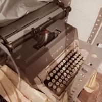 Macchina per scrivere anni 80