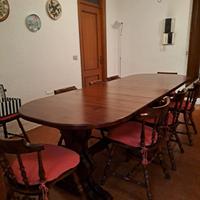 Tavolo antico allungabile con set di sedie
