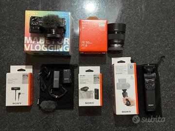 Sony ZV-E10 Kit Vlog Camera con obiettivo 16-50mm