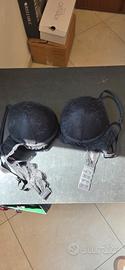 Reggiseno pizzo nero 4B