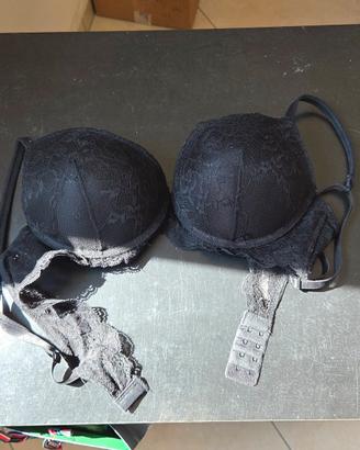 Reggiseno pizzo nero 4B