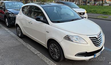 Lancia Ypsilon 1.2 8v Gold s