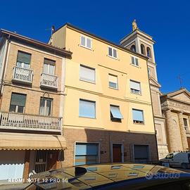 MACERATA APPARTAMENTO USO UFFICIO