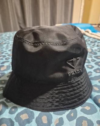  cappello prada 