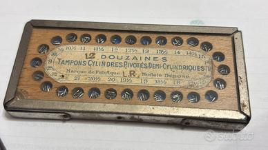 Lotto antichi strumenti e ricambi orologiaio