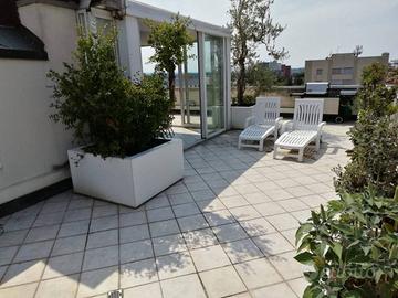 Attico / Mansarda di 130 m² con più di 5 locali e 