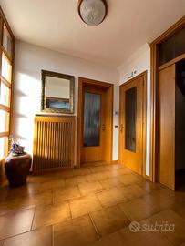 PA154563 villa anni '80 con giardino