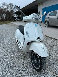 Vespa piaggio 300 gts hpe super abs