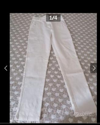 Pantaloni di colore bianco