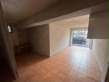 Garage magazzino Villaggio Prealpino 70 metri