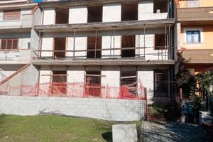 Immobile con tre appartamenti
