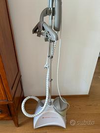 Stiratrice verticale a vapore Singer