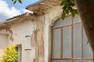 Casa da demolire o ristrutturare