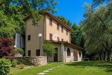 VILLA SINGOLA A TORRI DEL BENACO
