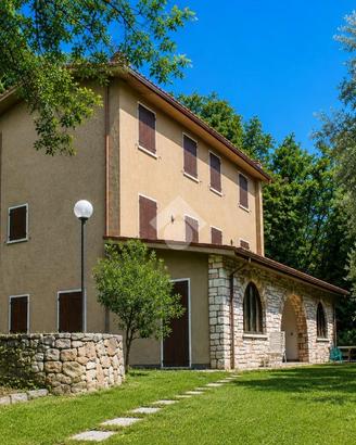 VILLA SINGOLA A TORRI DEL BENACO