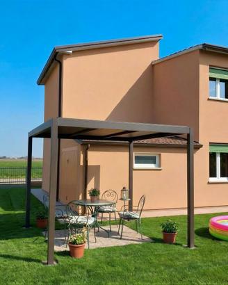 Appartamento in bifamiliare con giardino privato