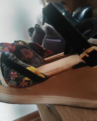 scarpe con zeppa comode come pantofole