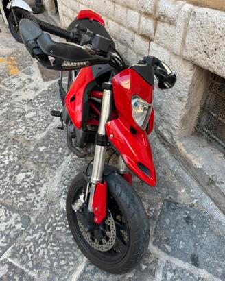 Ducati Hypermotard 796