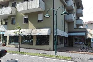 Negozio con Magazzino a Riva del Garda