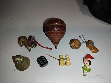 Antichi giochi (virruzzo)e ciondoli anni '40 