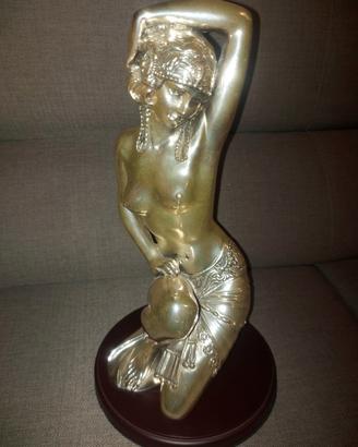 statuina odalisca