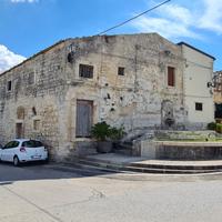 MONTEROSSO ALMO palazzetto con frantoio e giardino