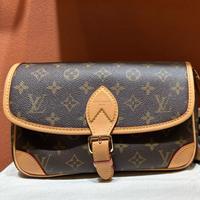 🥖Guarda questa nuovissima borsa baguette LV⭐