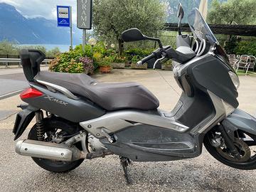 Yamaha X-Max 250
