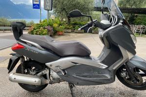 Yamaha X-Max 250