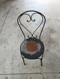 tavolo più sedie da giardino