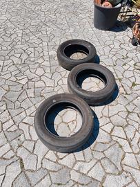 Gomme auto 215/60 R17 