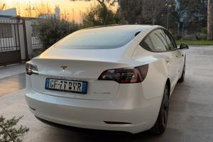 Tesla Model 3 Dual Motor 4x4, batteria 93%