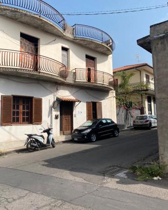 Fabbricato 5 Appartamenti Centro Belpasso Via Diaz