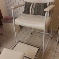 sedia podologica con sedia operatore e cuscino 