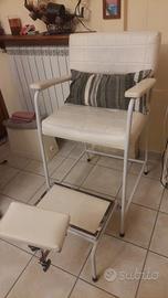 sedia podologica con sedia operatore e cuscino 