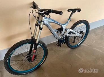 Bicicletta mtb downhill Gt Fury