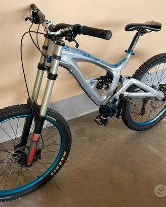 Bicicletta mtb downhill Gt Fury