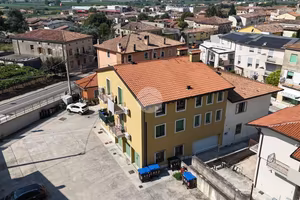 3 LOCALI A CALDIERO